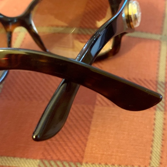 👑✅PRICE FIRM✅NO OFFERS 👑AUTHENTIC GUCCI Oversized Sunglasses. - Picture 11 of 16